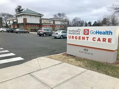 Hartford HealthCare-GoHealth Urgent Care in Meriden, CT - Signage